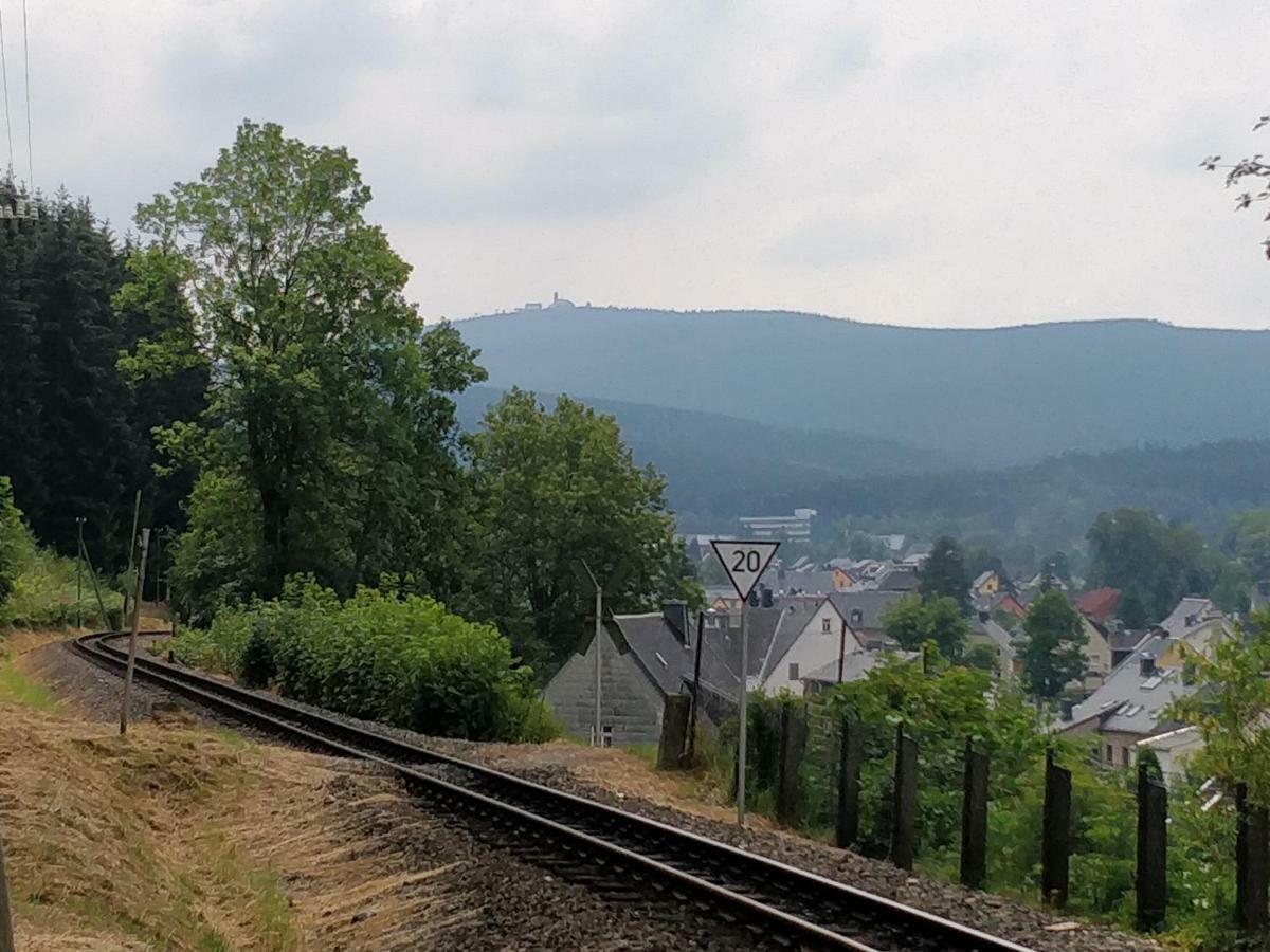 Ferienwohnung Bimmelbahn-Blick Neudorf  Bagian luar foto